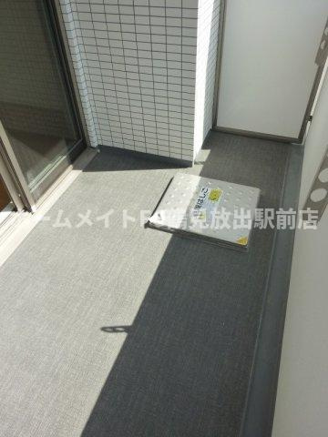 大阪市鶴見区鶴見４丁目の賃貸マンションのバルコニー