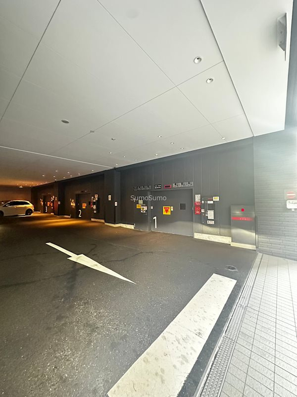ブランズタワー御堂筋本町の駐車場|駐車スペースもあります