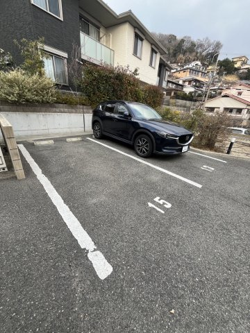レオネクストミズキの駐車場