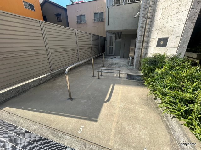 エステムコート南堀江III CHURA　仲介手数料無料の駐車場