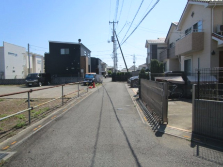 北本市本宿７丁目　売地の前面道路含む現地写真