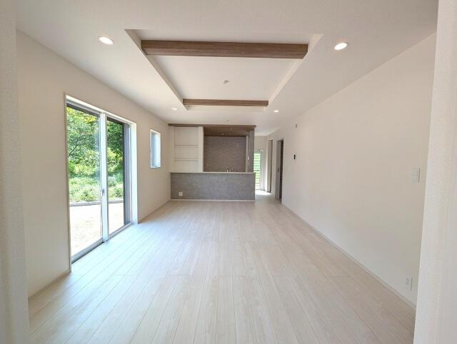 遠賀郡水巻町吉田南２丁目の新築一戸建の居間・リビング|リビング全景 