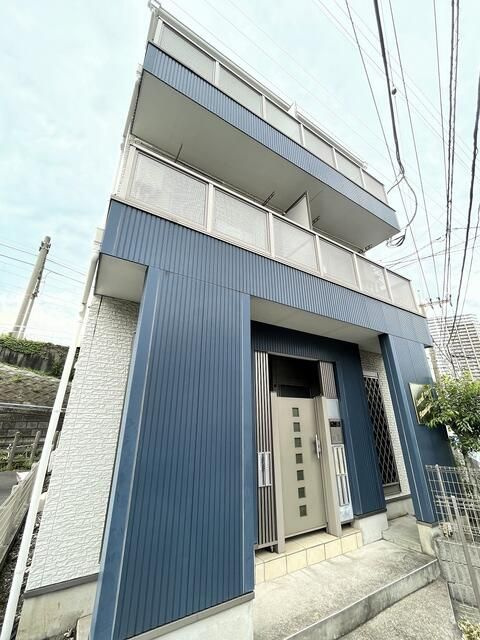 横浜市旭区さちが丘のアパートの外観