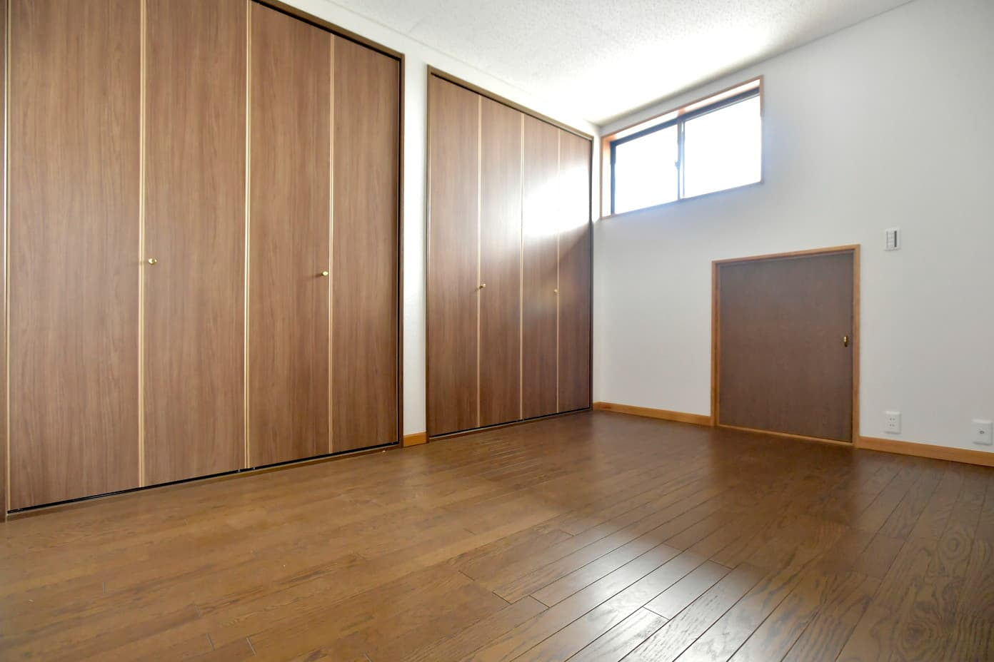岡山市南区妹尾　事務スペース付き住宅の洋室|２階洋室９．４帖。
