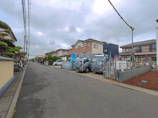越谷市弥栄町第2　新築一戸建ての前面道路含む現地写真