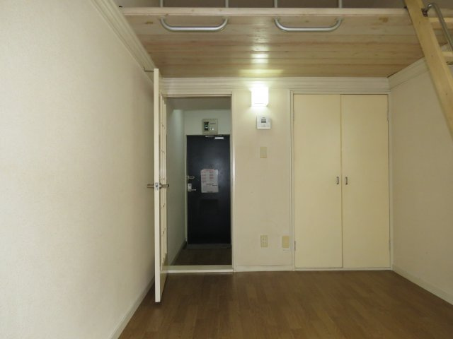 レジデンス本川越の洋室