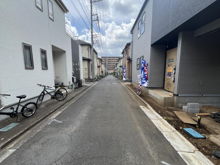 仲介手数料無料　所沢市向陽町・新築全1棟の前面道路含む現地写真