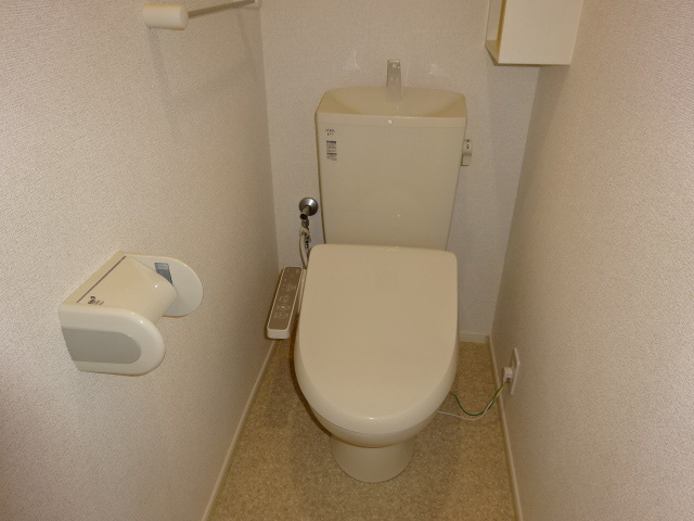 グレイス茶屋町駅前Aのトイレ|シャワー付きトイレ