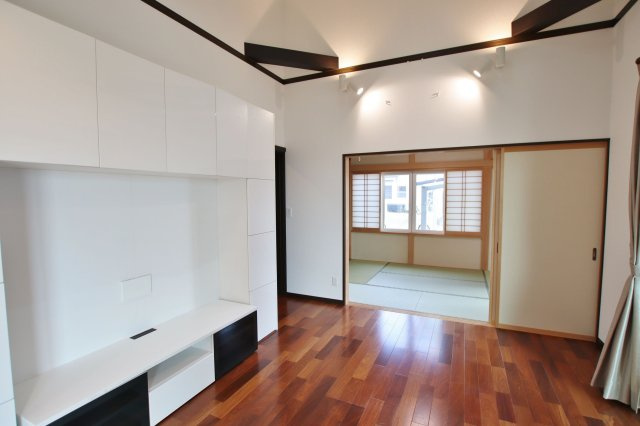 小郡市二森　中古戸建の居間・リビング