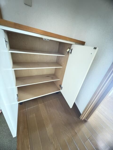杉山ビルの玄関