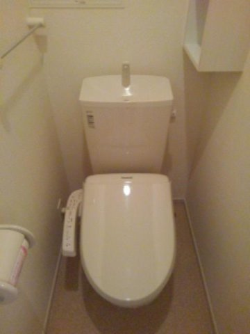 コンパクトで使いやすいトイレです