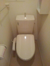 コンパクトで使いやすいトイレです