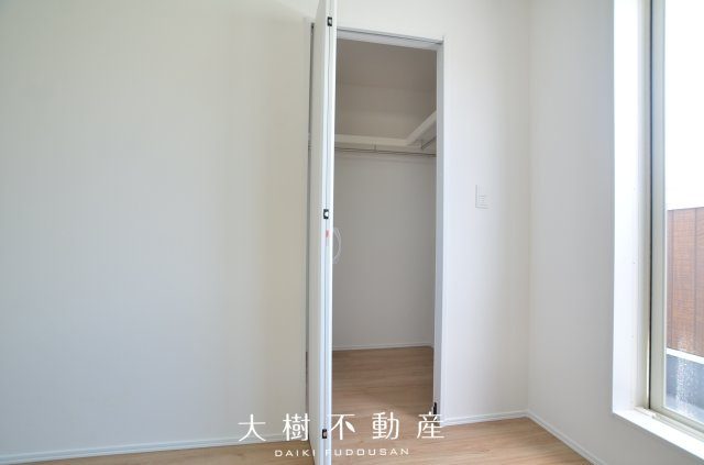 【洋室】 | 綾瀬市深谷中6丁目 新築戸建て 全1棟【仲介手数料無料】 | 2階　洋室1（7.0帖）クローゼット