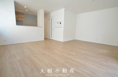 【居間・リビング】 | 綾瀬市深谷中6丁目 新築戸建て 全1棟【仲介手数料無料】 | 海老名市を中心に地域密着で営業♪不動産のことなら「大樹不動産」へ