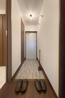 ハナブキ壱番館の玄関