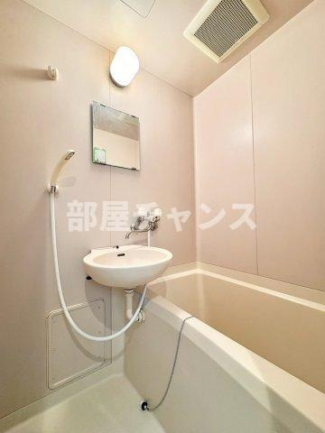 ルミナ新栄の浴室