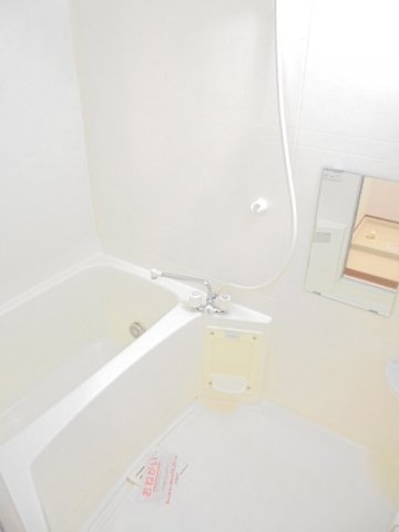 コンパクトで使いやすいお風呂です