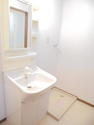 忙しい朝には欠かせない洗面所です
