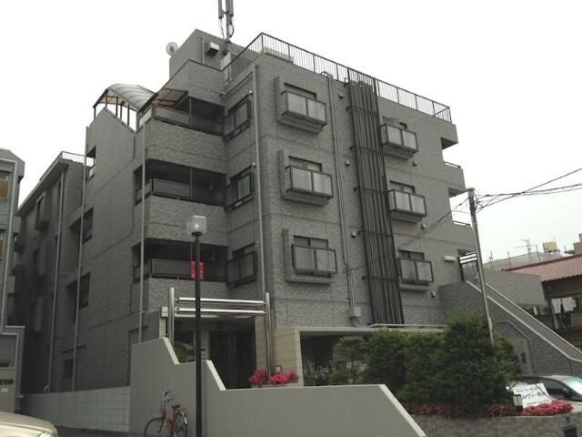 ベルヴィー西台の外観