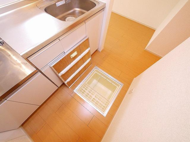 ハッピーハイツの収納|床下収納庫が有ります。