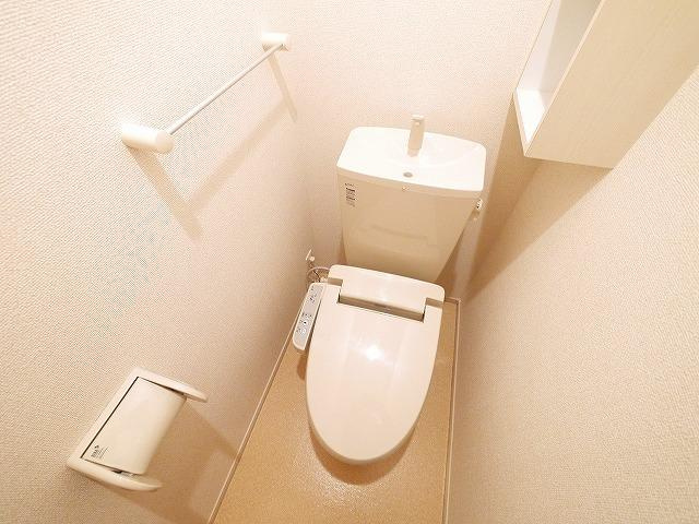 ハッピーハイツのトイレ|落ち着いた色調のトイレです