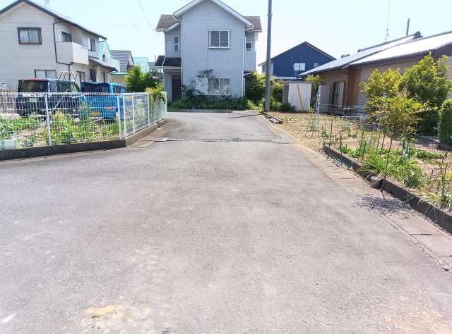 下妻市加養　第1　の前面道路含む現地写真