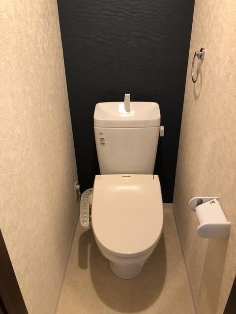 横浜市港南区港南３丁目のアパートのトイレ
