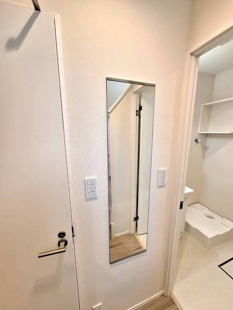 Clifton K（クリフトン ケイ）の設備|１Fには姿見あります