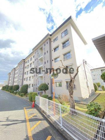 茨木郡山B住宅A-27棟の外観