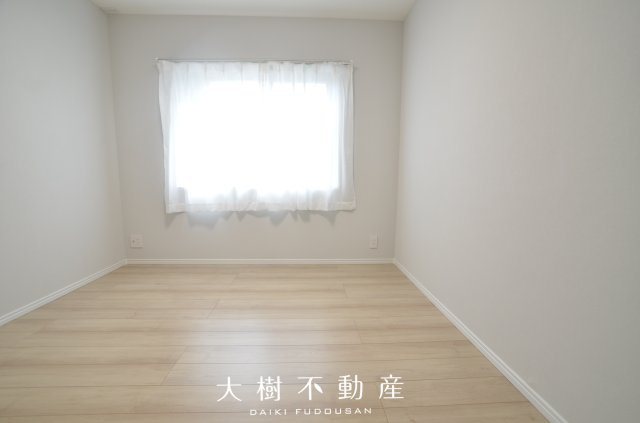 【洋室】 | 東建ニューハイツ海老名13号棟　4階3LDK　リフォーム済み | 洋室2（5.0帖）
