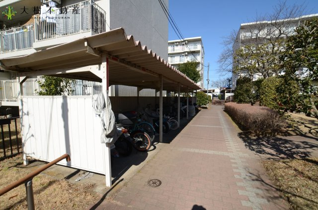 【駐輪場】 | 東建ニューハイツ海老名13号棟　4階3LDK　リフォーム済み