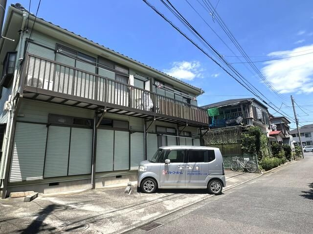 横浜市戸塚区汲沢７丁目のアパートの外観