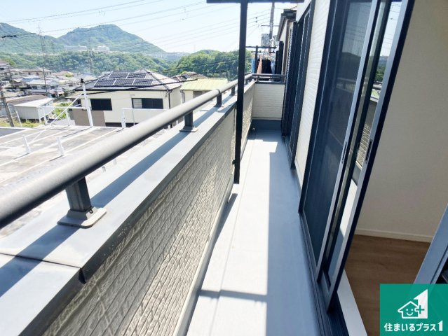 神戸市須磨区妙法寺白坂　中古一戸建てのバルコニー|日当たりのよいバルコニー！お部屋が開放的に！
