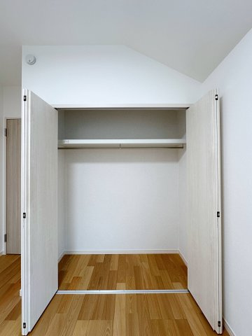 北大河町の収納|全居室収納☆
5.3帖のクローゼット♪
