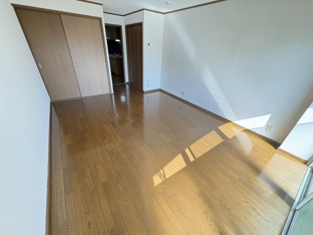市川ファミリーマンションの居間・リビング