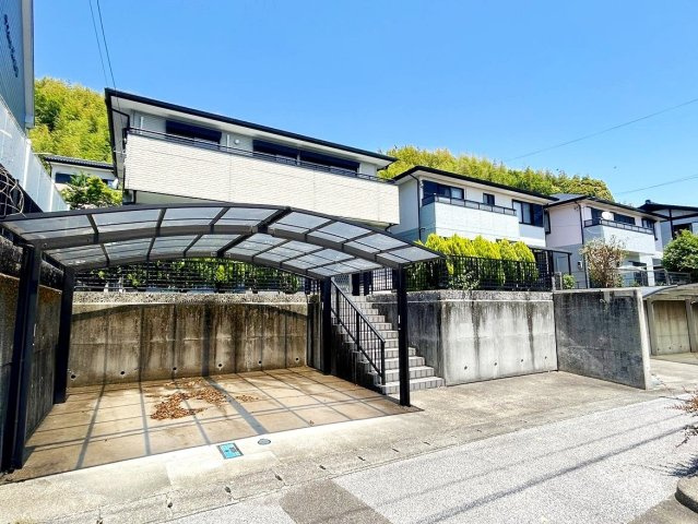 【ハザードマップエリア外】南国市緑ヶ丘3丁目　中古一戸建て