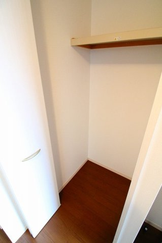 ルミエールドゥ河口の収納|ちょっとした収納スペースも充実しています