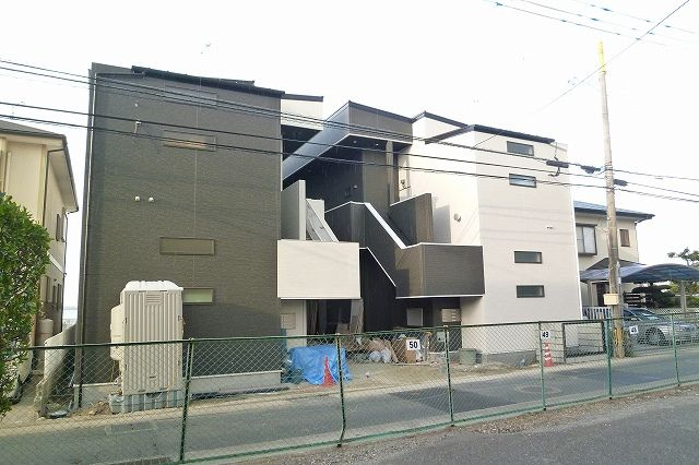 アーニスト和白