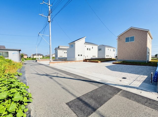 新築　前橋市富士見町時沢第12　Livele Garden.S　1号棟の前面道路含む現地写真|現地写真　東側接道幅員約4.5ｍ