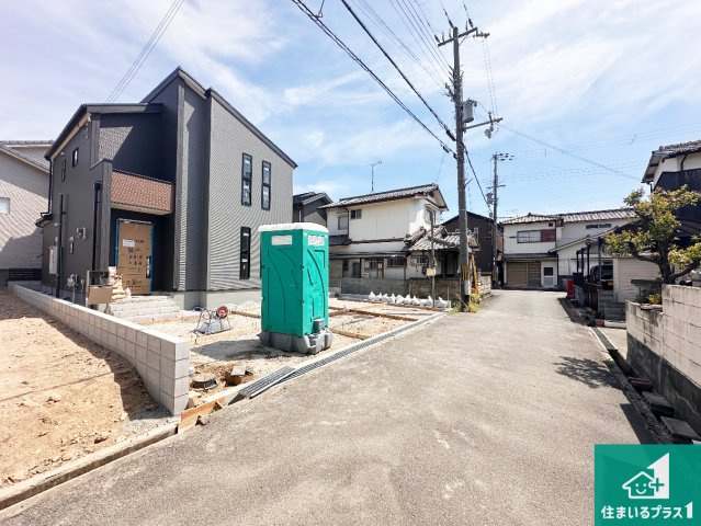 姫路市勝原区宮田　第2期　新築一戸建ての前面道路含む現地写真|周辺は落ち着いた街並みの住宅地！子育てがしやすい住環境です！まだ未完成ですが、現地でしかわからない事もございます。是非一度ご覧ください。