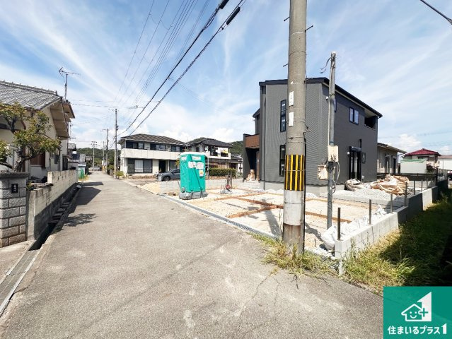 姫路市勝原区宮田　第2期　新築一戸建ての前面道路含む現地写真|周辺は落ち着いた街並みの住宅地！子育てがしやすい住環境です！まだ未完成ですが、現地でしかわからない事もございます。是非一度ご覧ください。