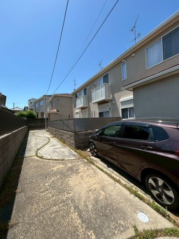 ドミール芦屋の駐車場