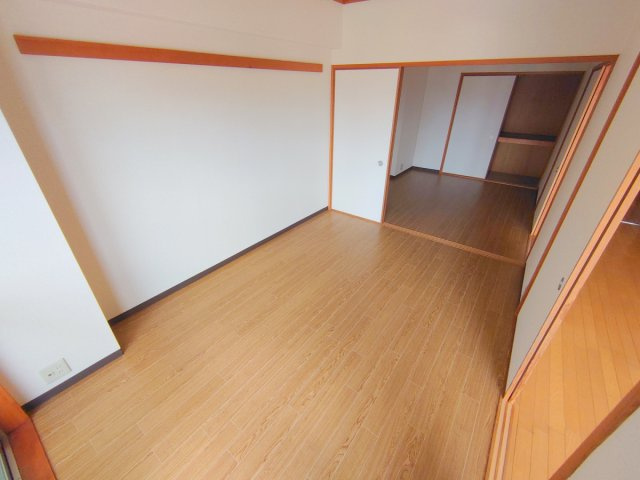 【寝室】 | インペリアル花屋敷