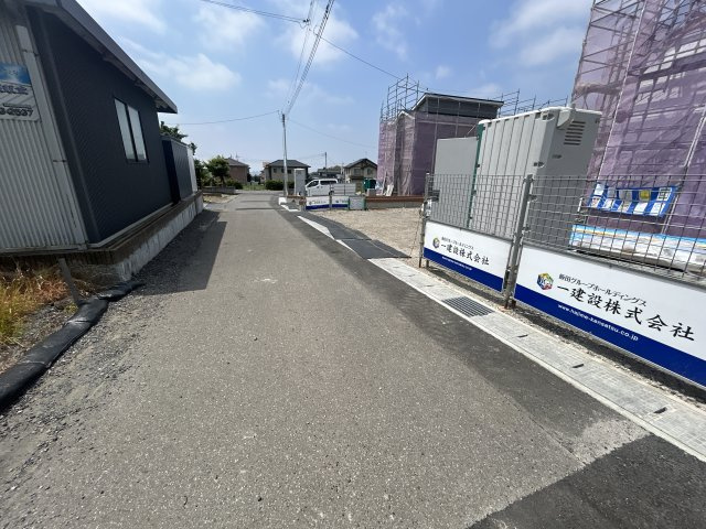新築　前橋市富士見町時沢第12　Livele Garden.S　3号棟の前面道路含む現地写真|現地写真　東側接道幅員約4.5ｍ