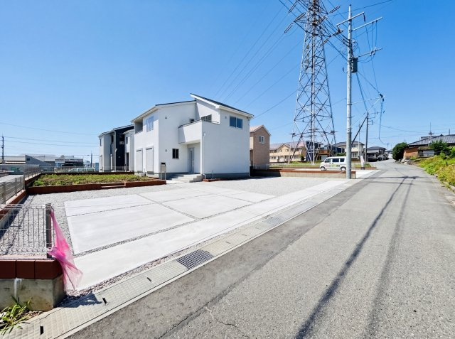 新築　前橋市富士見町時沢第12　Livele Garden.S　3号棟の前面道路含む現地写真|現地写真　東側接道幅員約4.5ｍ