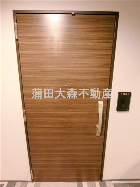 プライマル西蒲田の玄関