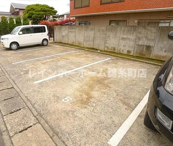 アロー二俣の駐車場