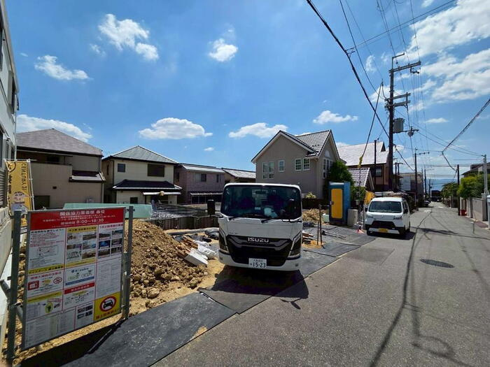 豊中市待兼山町　新築戸建の前面道路含む現地写真