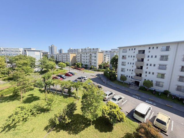 みさと団地13街区15号棟の展望|バルコニーからの眺めです