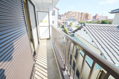 【バルコニー】 | メゾンワタナベ | 開放的で明るい空間を演出してくれるバルコニーです